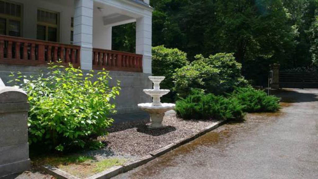 Vila Olga Jevany Ngoại thất bức ảnh